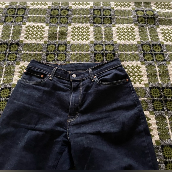 Levi’s Denim High Waisted Mom Jeans! - Picture 2 of 7